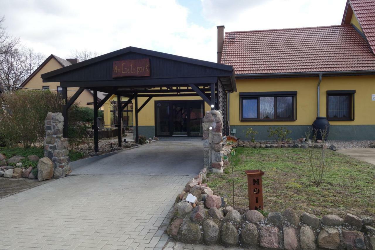Ferienhaus "Am Gutspark" Alt Tucheband Exteriér fotografie